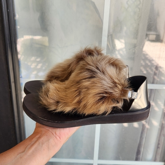 Brunello Cucinelli 100%โ Plush Fur Toe Strap Sandals A176 - Picture 2 of 14